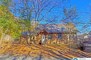 751 W Pennsylvania Ave, Plainfield Township, PA 18072 - Photo 1