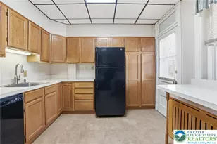 1050 Delaware Ave, Fountain Hill Boro, PA 18015 - Photo 8