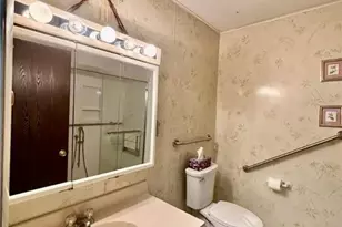 372 Oxford Cir, Moore Township, PA 18014 - Photo 16