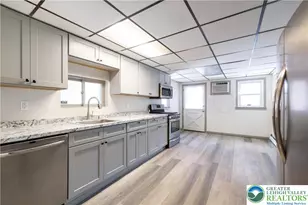 231 N Peach St, Allentown, PA 18102 - Photo 2