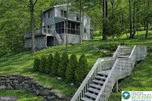 194 Stafford Dr, Bushkill, PA 18324 - Photo 2