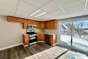 818 William St, Pen Argyl Boro, PA 18072 - Photo 2