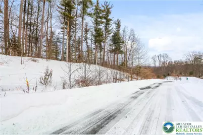 107 Rolling Hills Road, Smithfield, PA 18360 - Photo 4