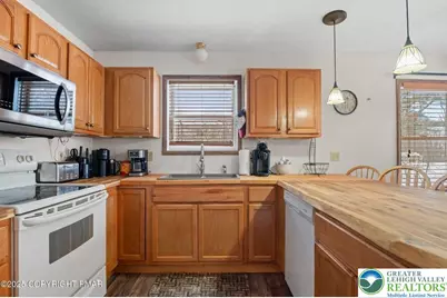 11 Bishop Circle, Penn Forrest, PA 18210 - Photo 12