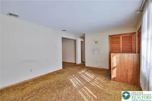 1360 Stonewood Dr, Hanover Twp, PA 18017 - Photo 6