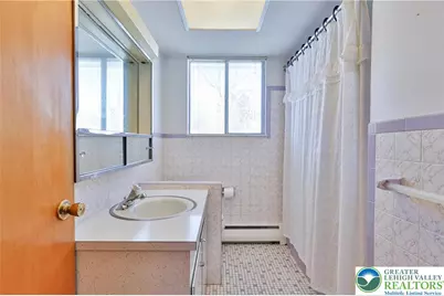 1360 Stonewood Drive, Hanover Twp, PA 18017 - Photo 18