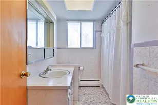 1360 Stonewood Dr, Hanover Twp, PA 18017 - Photo 18