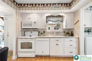 2811 Springhaven Pl, Lower Macungie Township, PA 18062 - Photo 4