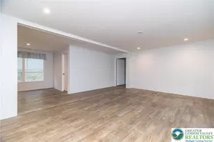 465 Royal Manor Rd, Williams Township, PA 18042 - Photo 6