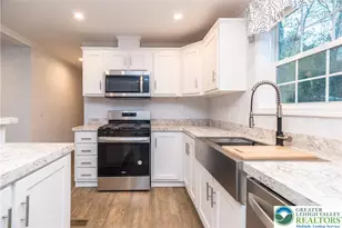 465 Royal Manor Rd, Williams Township, PA 18042 - Photo 4