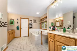 1187 Manzanedo Rd, Price Twp, PA 18302 - Photo 10