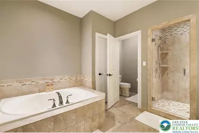 1970 Carriage Knoll Drive, Bethlehem, PA 18015 - Photo 18