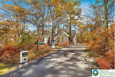 2208 Mohegan Court, Long Pond, PA 18334 - Photo 4