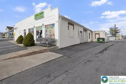 331 Grape Street, Whitehall, PA 18052 - Photo 2