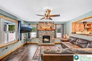 1055 Sugar Hollow Rd, Chestnuthill Twp, PA 18353 - Photo 10