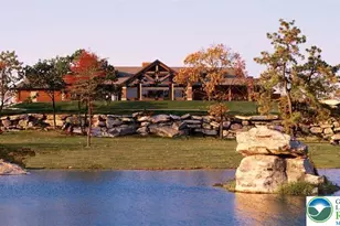 370 Inverness Ln, Hazle Township, PA 18202 - Photo 4