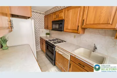 1996 Hall Street, Allentown, PA 18103 - Photo 4