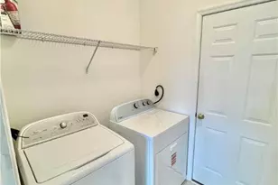 257 Milkweed Dr, Upper Macungie Township, PA 18104 - Photo 8