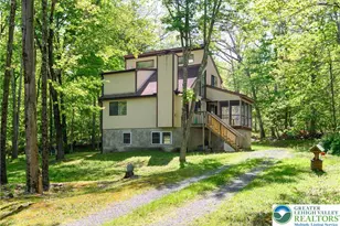 218 Blue Jay Ct, Lehman Twp, PA 18324 - Photo 1