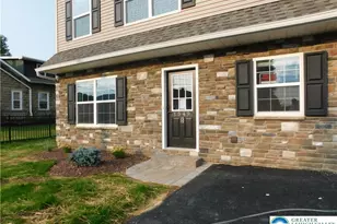 1549 Burkhardt St, Hellertown, PA 18055 - Photo 2