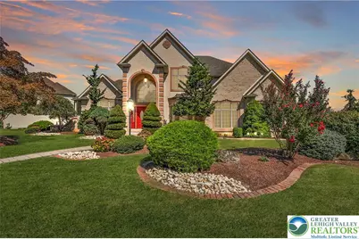 19 Springwood Drive, Allentown City, PA 18104 - Photo 2