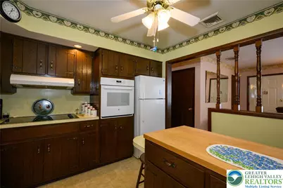 322 Walnut Drive, Lehigh Township, PA 18067 - Photo 6