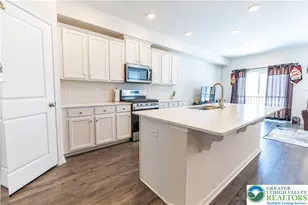 1031 Turnstone Dr, Upper Macungie Township, PA 18051 - Photo 16