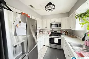 60 Lower Ridgeview Cir, Middle Smithfield, PA 18356 - Photo 2