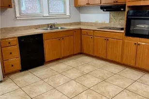 811 S 10th St, Allentown City, PA 18103 - Photo 2