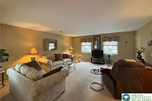 502 Briarwood Dr, Bethlehem Township, PA 18020 - Photo 4