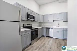 109 S Centre St, Pottsville, PA 17901 - Photo 2