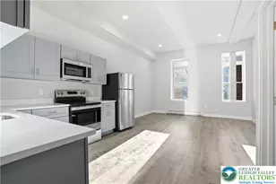 109 S Centre St, Pottsville, PA 17901 - Photo 2