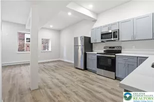 109 S Centre St, Pottsville, PA 17901 - Photo 2