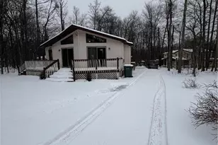 9203 Westwood Dr, Coolbaugh Twp, PA 18466 - Photo 2