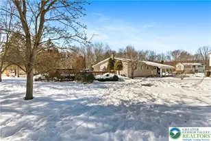 107 Stonecrest Dr, Moosic, PA 18507 - Photo 2