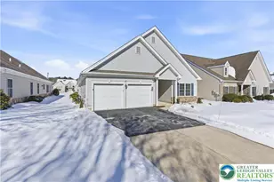 18 Devonshire Dr, Easton, PA 18045 - Photo 2