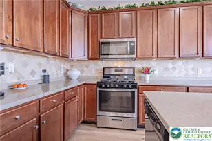 8542 Mayfair Ct, Upper Macungie Township, PA 19031 - Photo 20