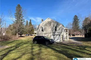 3749 Mountain View Dr, Lehigh Township, PA 18038 - Photo 4