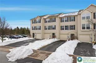 1048 Sparrow Way, Breinigsville, PA 18031 - Photo 4