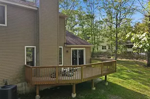 3301 Windermere Dr, Lehman Twp, PA 18324 - Photo 2