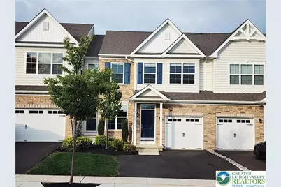 578 Gray Feather Way, Upper Macungie Township, PA 18104 - Photo 2