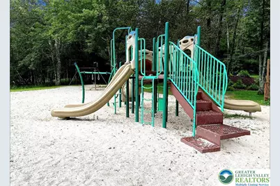 476 W Creek View Drive, Lackawanna, PA 18424 - Photo 14