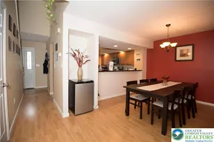 112 Freedom Ct, Bethlehem Township, PA 18020 - Photo 4