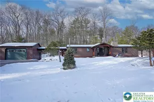 371 Green Tree Dr, Auburn, PA 17922 - Photo 2