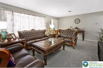 5547 Roosevelt Street, Whitehall, PA 18052 - Photo 10