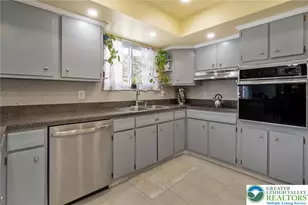 5547 Roosevelt St, Whitehall, PA 18052 - Photo 14