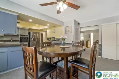 5547 Roosevelt Street, Whitehall, PA 18052 - Photo 12