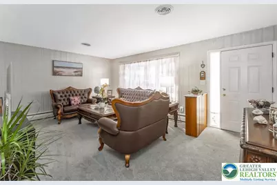 5547 Roosevelt Street, Whitehall, PA 18052 - Photo 6