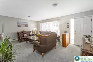 5547 Roosevelt St, Whitehall, PA 18052 - Photo 6