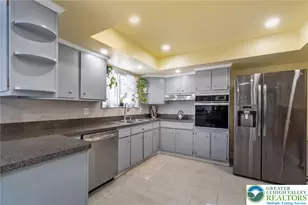 5547 Roosevelt St, Whitehall, PA 18052 - Photo 14